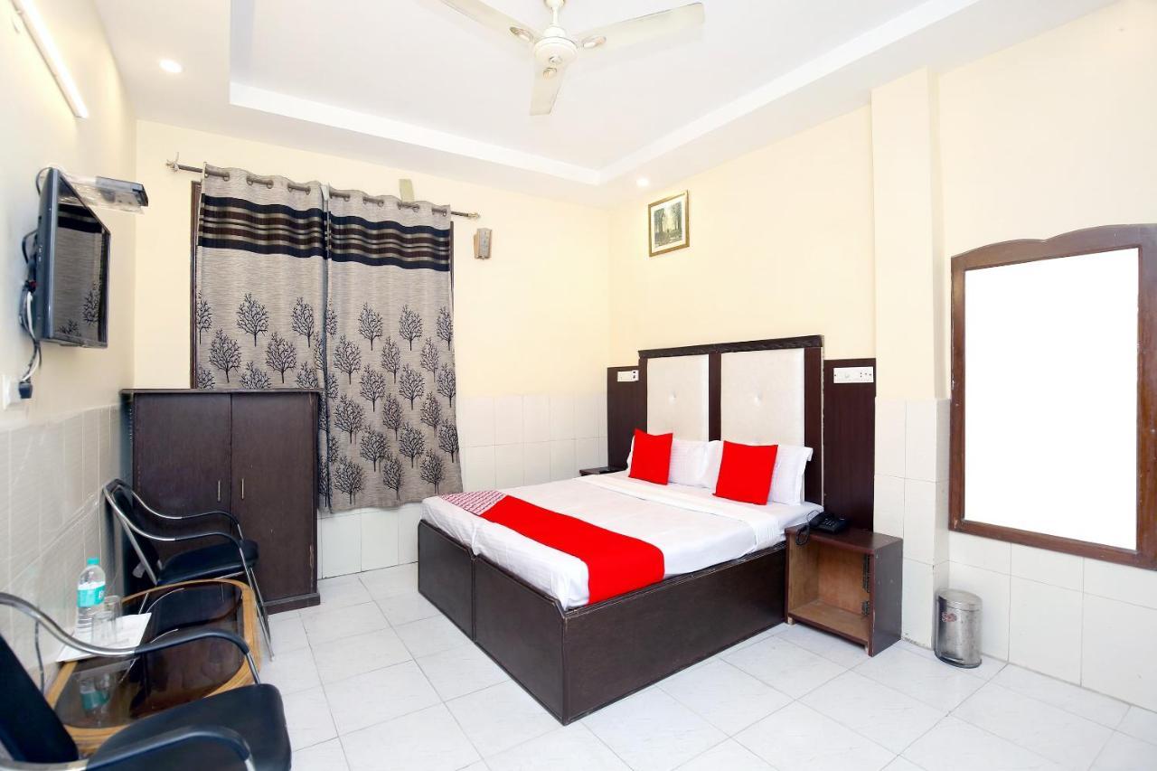 Oyo 2530 Surya Palace Chandigarh Luaran gambar